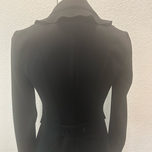 Ladies Black WHBM Double Breasted Ruffled Collar Blazer - Size 00 - EUC - Picture 5 of 6